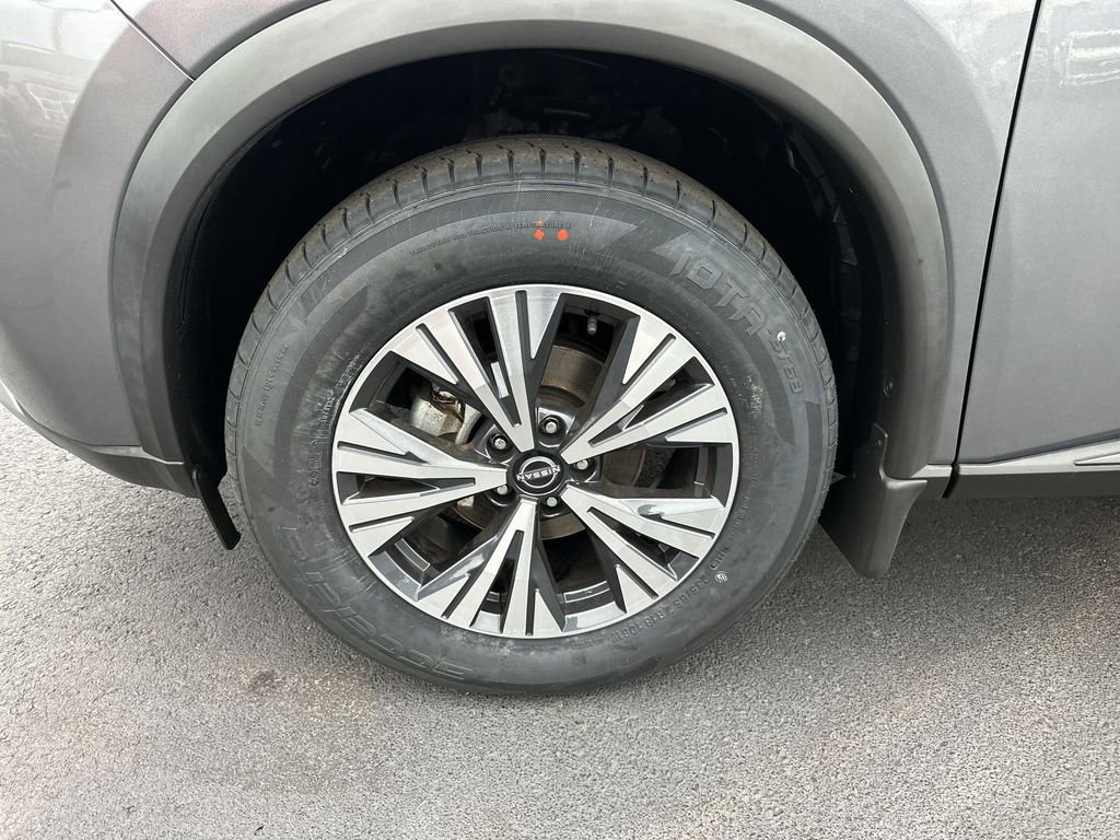 Used 2022 Nissan Rogue SV image 10