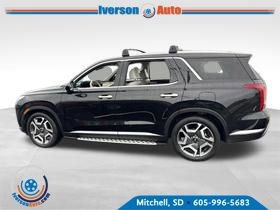 Used 2023 Hyundai Palisade Limited w/ Cargo Package AWD/4WD image 3