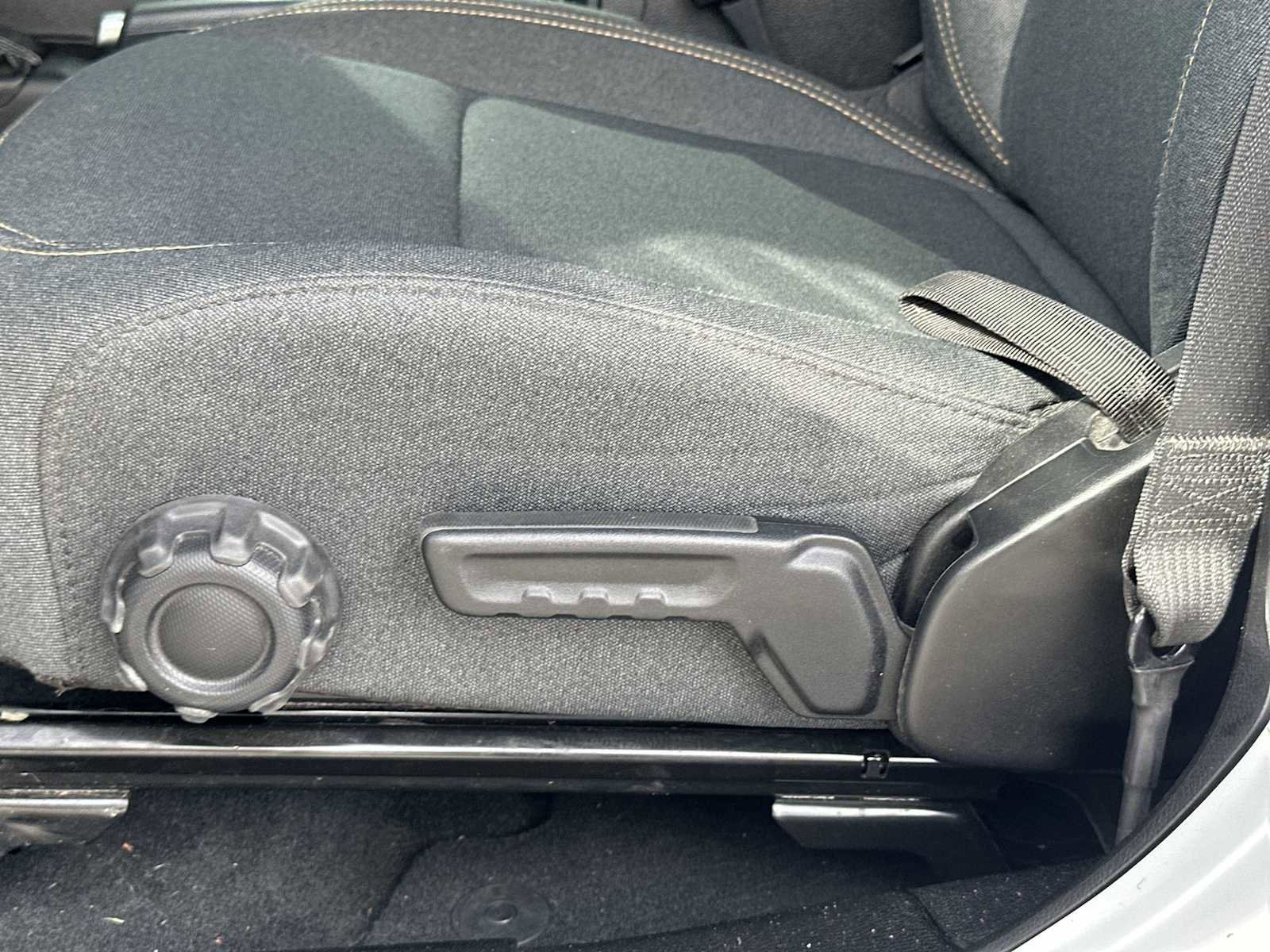 Used 2024 Jeep Wrangler Willys image 14