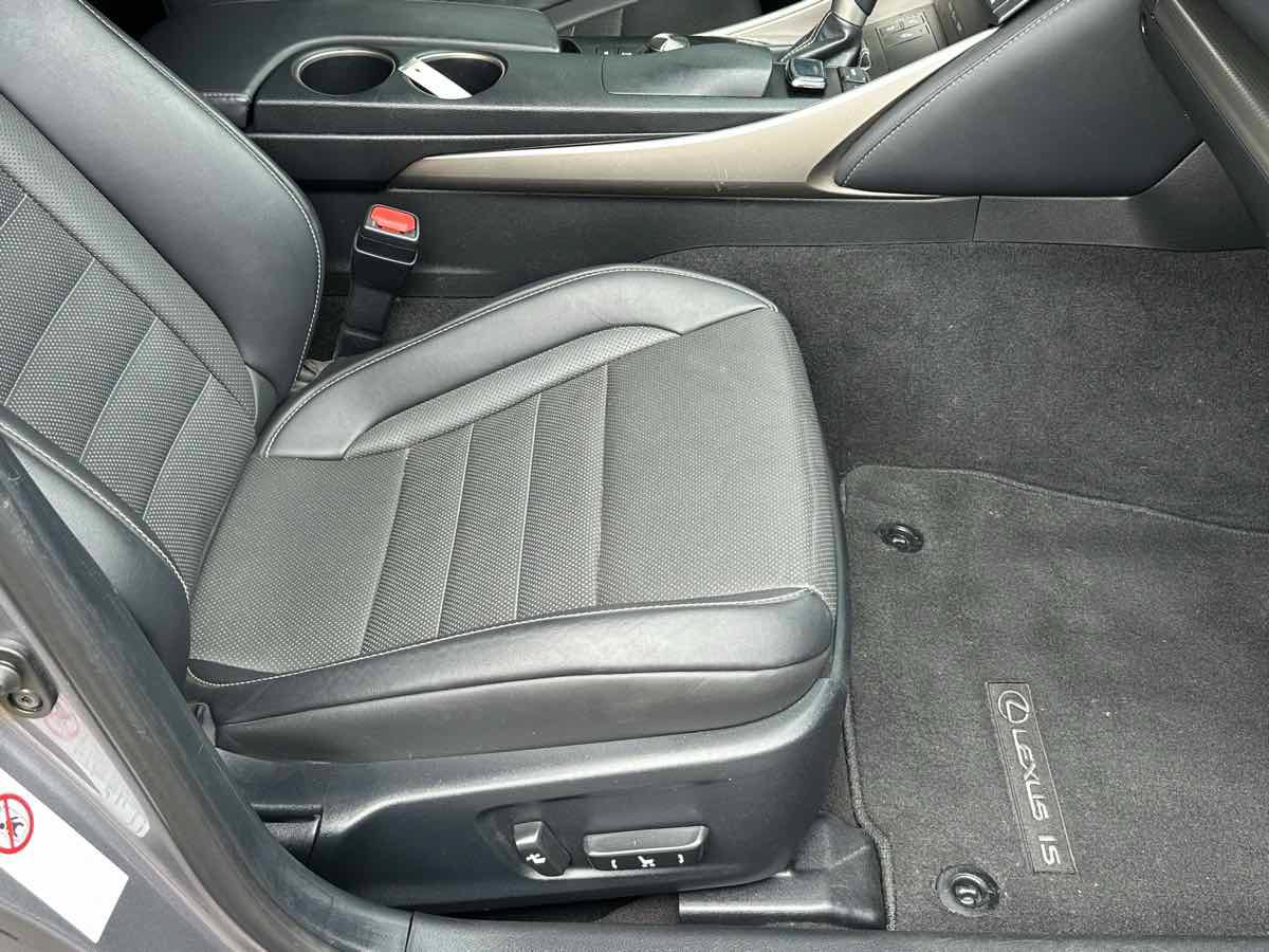 Used 2016 Lexus IS 300 AWD w/ F Sport Package image 17