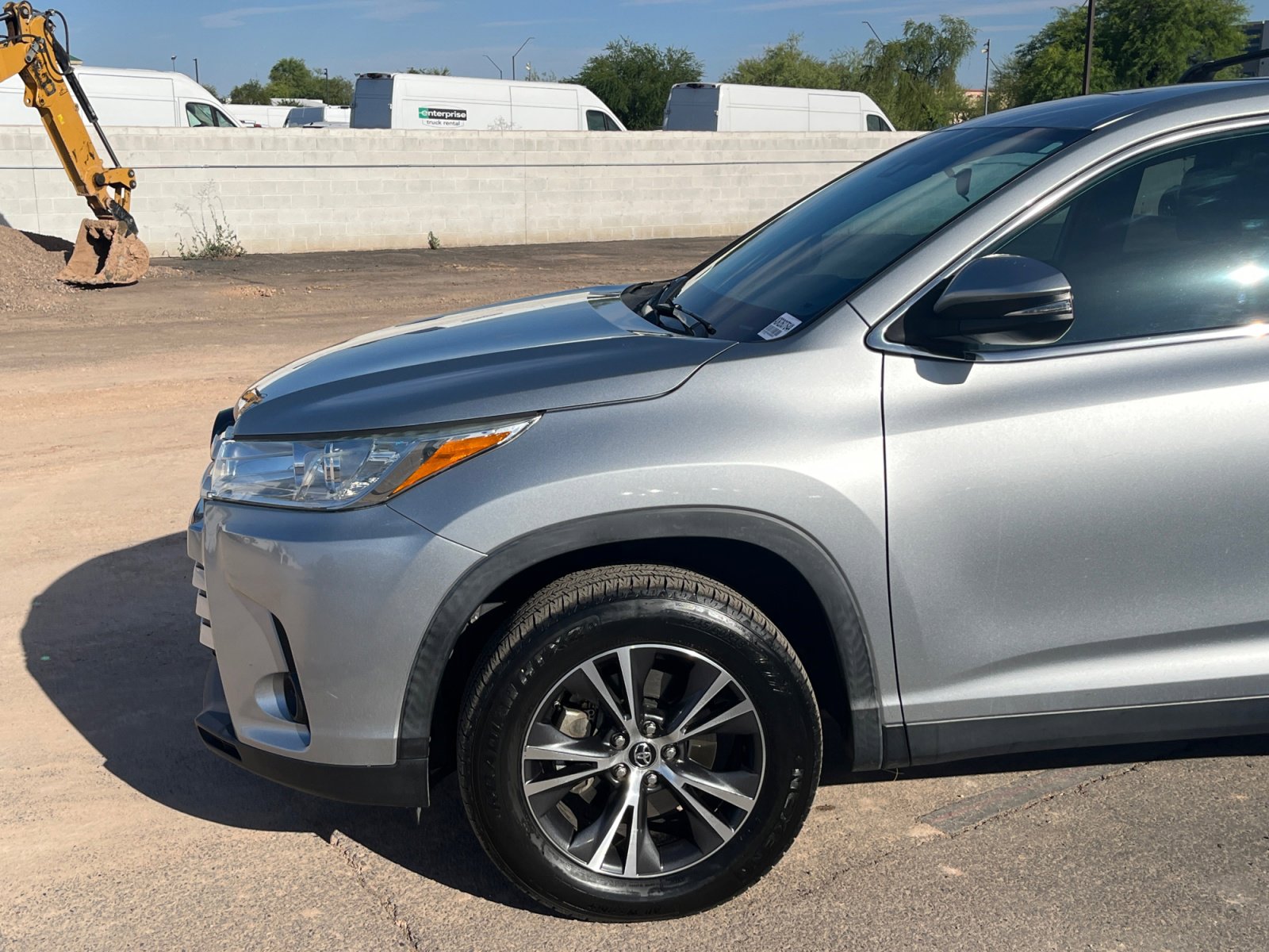 Used 2019 Toyota Highlander LE FWD image 10