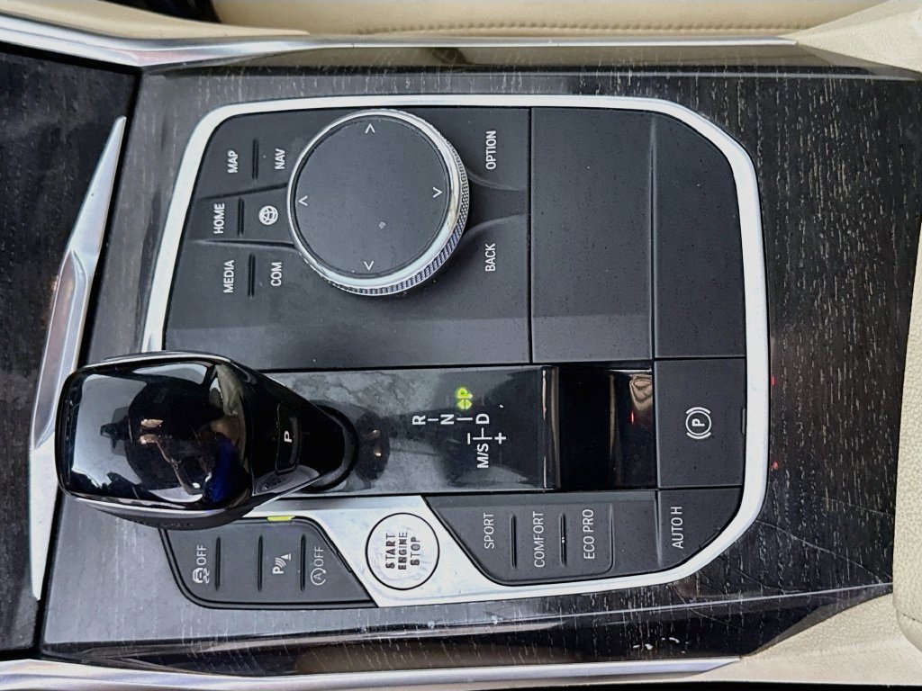 Used 2022 BMW 330i Sedan w/ Driving Assistance Package RWD image 19
