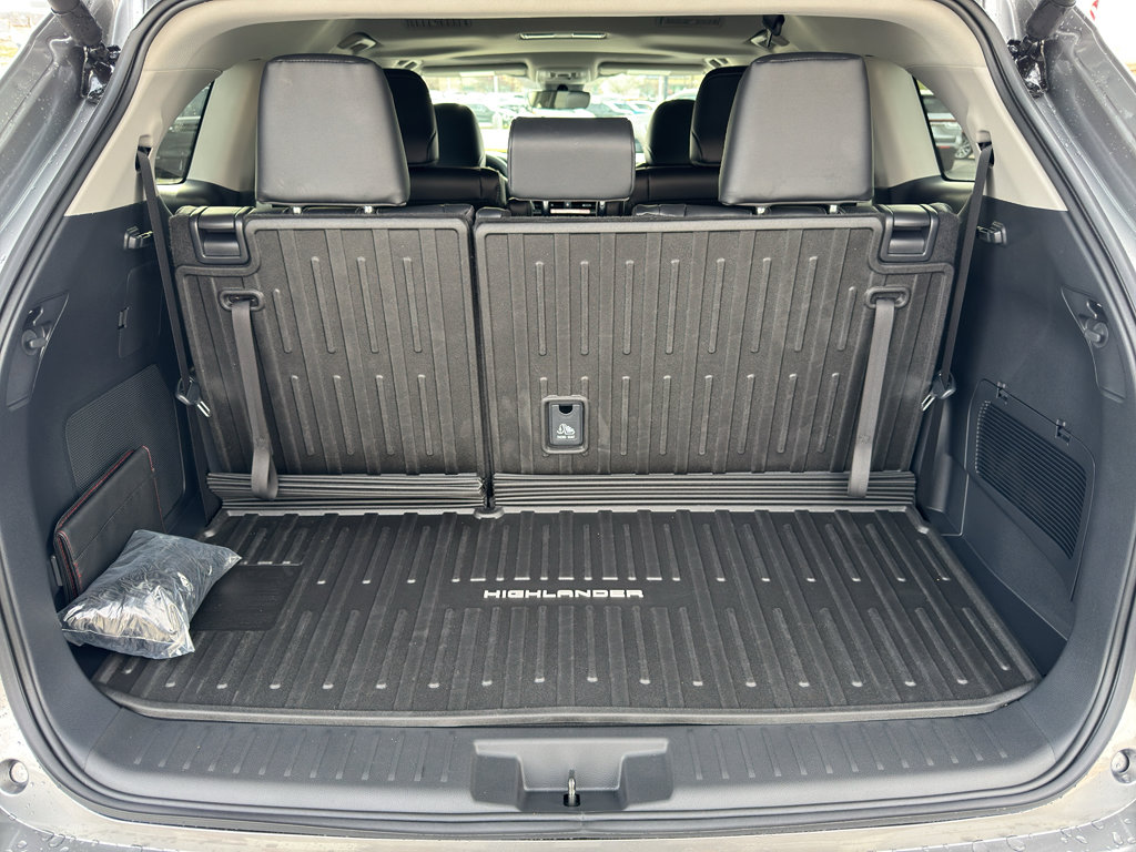 New 2026 Toyota Highlander Limited AWD/4WD image 7