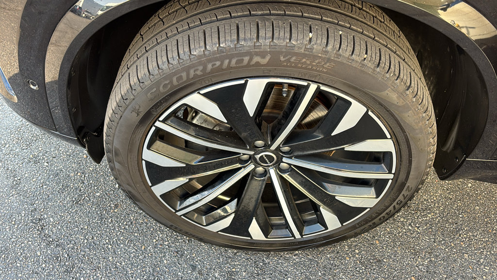 Certified 2026 Volvo XC90 B6 Plus AWD/4WD image 32