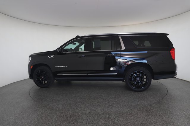 Used 2022 GMC Yukon XL Denali image 7