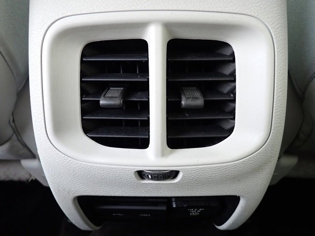 Certified 2019 Jeep Cherokee Limited w/ Trailer Tow Group image 16