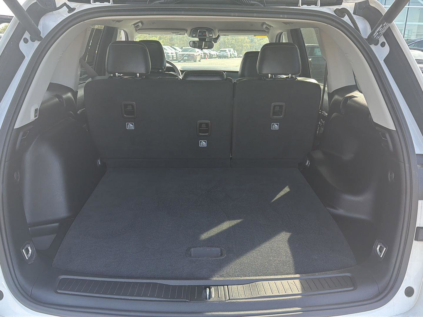 Used 2023 Jeep Grand Cherokee Limited image 12