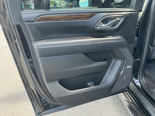 Used 2024 Chevrolet Suburban Premier AWD/4WD image 15