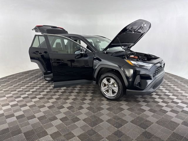 Used 2025 Toyota RAV4 XLE image 14