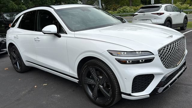 Used 2023 Genesis GV70 2.5T w/ Sport Prestige Package AWD/4WD image 3
