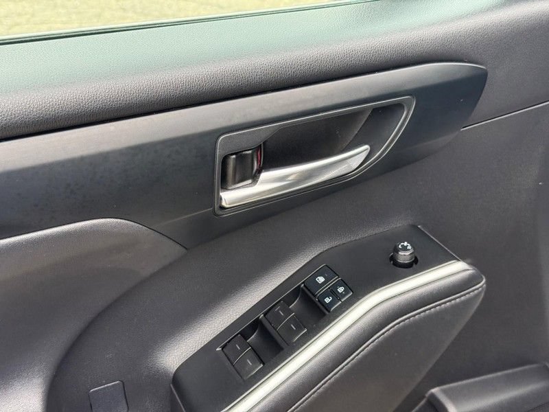 Used 2021 Toyota Highlander XLE AWD/4WD image 19