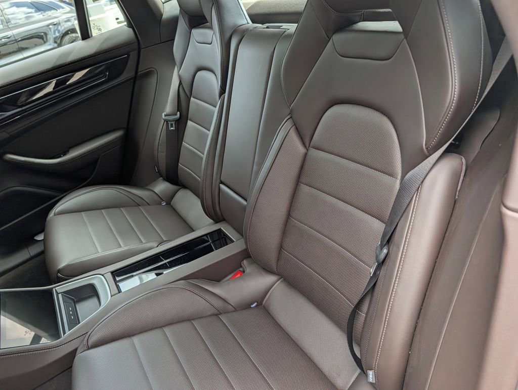 Used 2025 Porsche Panamera 4 image 28