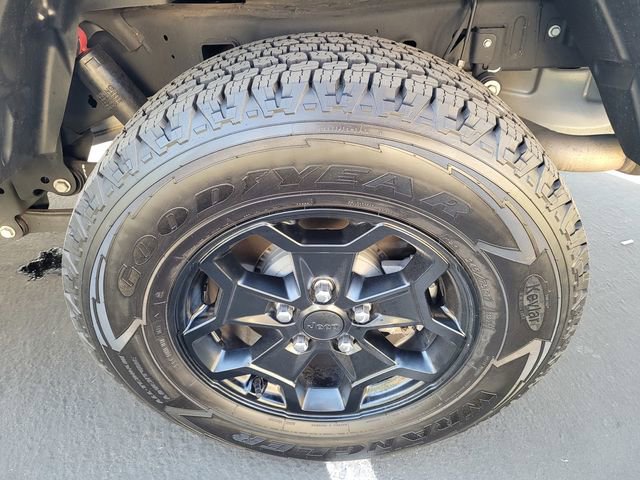 Used 2021 Jeep Gladiator Sport image 27