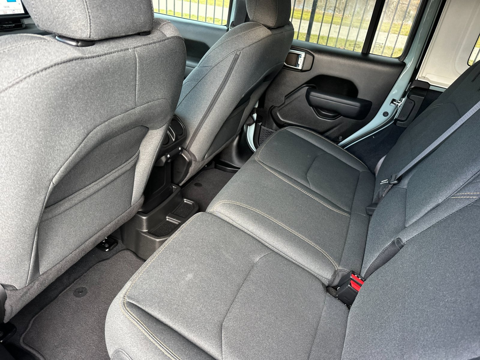 Used 2024 Jeep Wrangler Unlimited w/ Convenience Group image 11