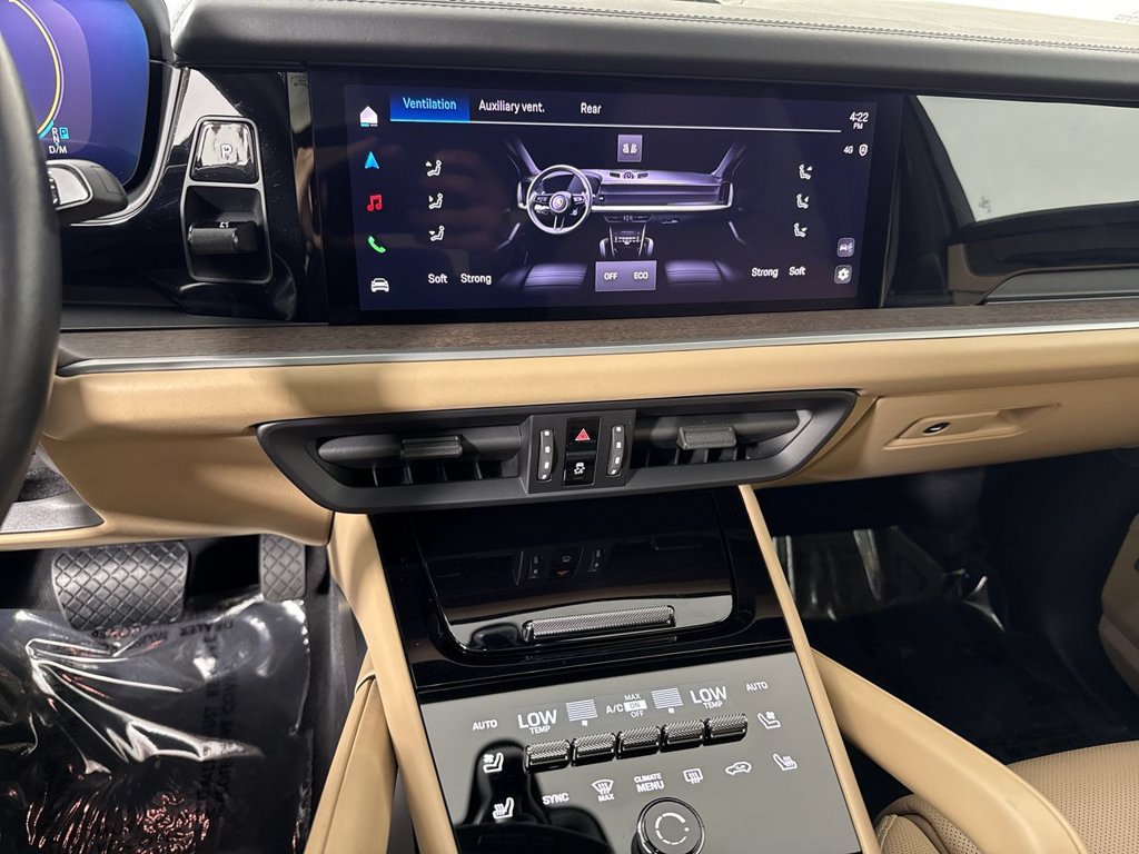 Certified 2024 Porsche Cayenne Coupe AWD/4WD image 30
