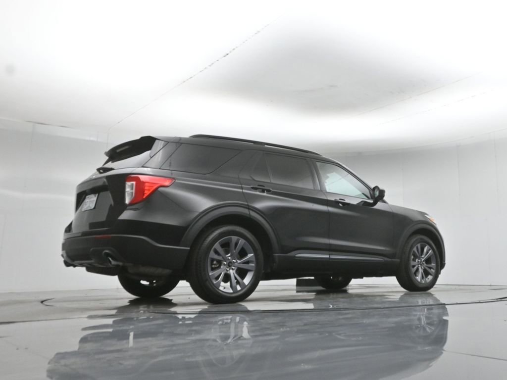 Used 2022 Ford Explorer XLT w/ Equipment Group 202A RWD image 55