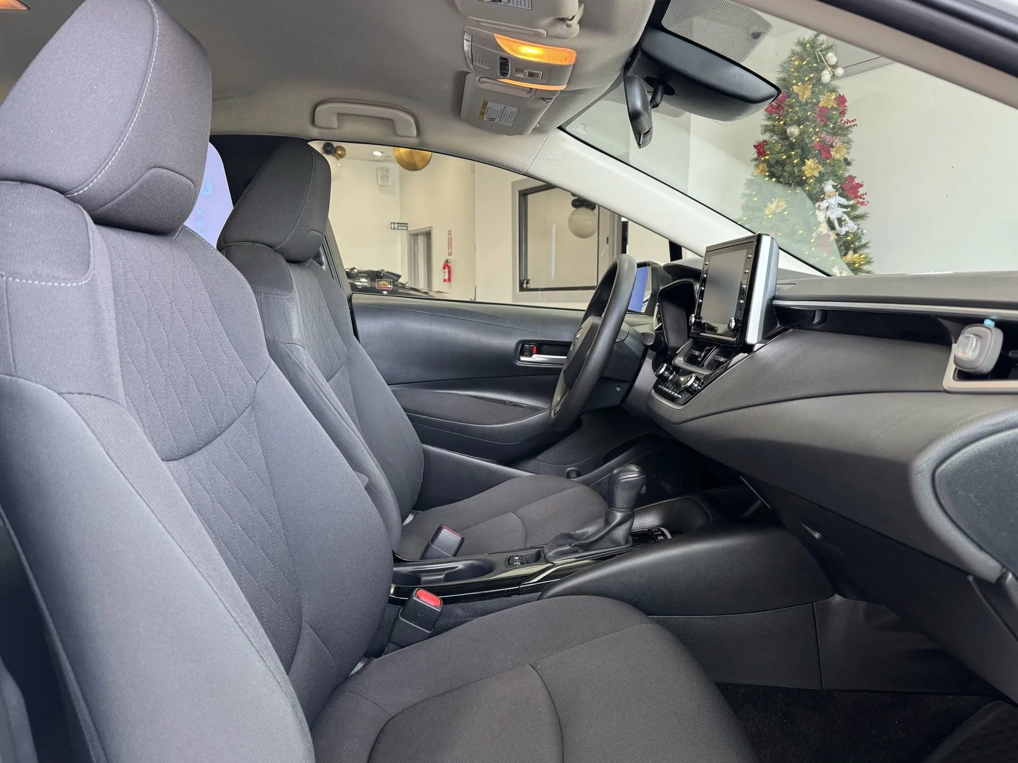 Used 2020 Toyota Corolla LE image 20