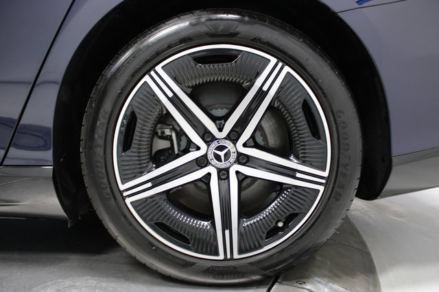 Used 2023 Mercedes-Benz EQS 580 4MATIC Sedan image 37