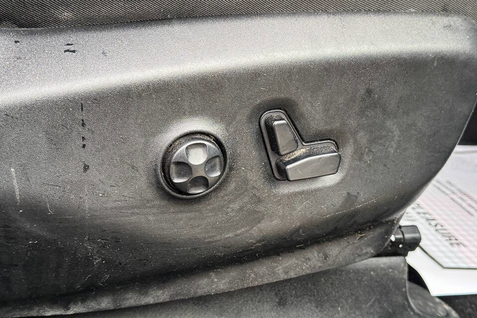 Used 2018 Chrysler Pacifica Touring-L w/ Premium Audio Group image 12