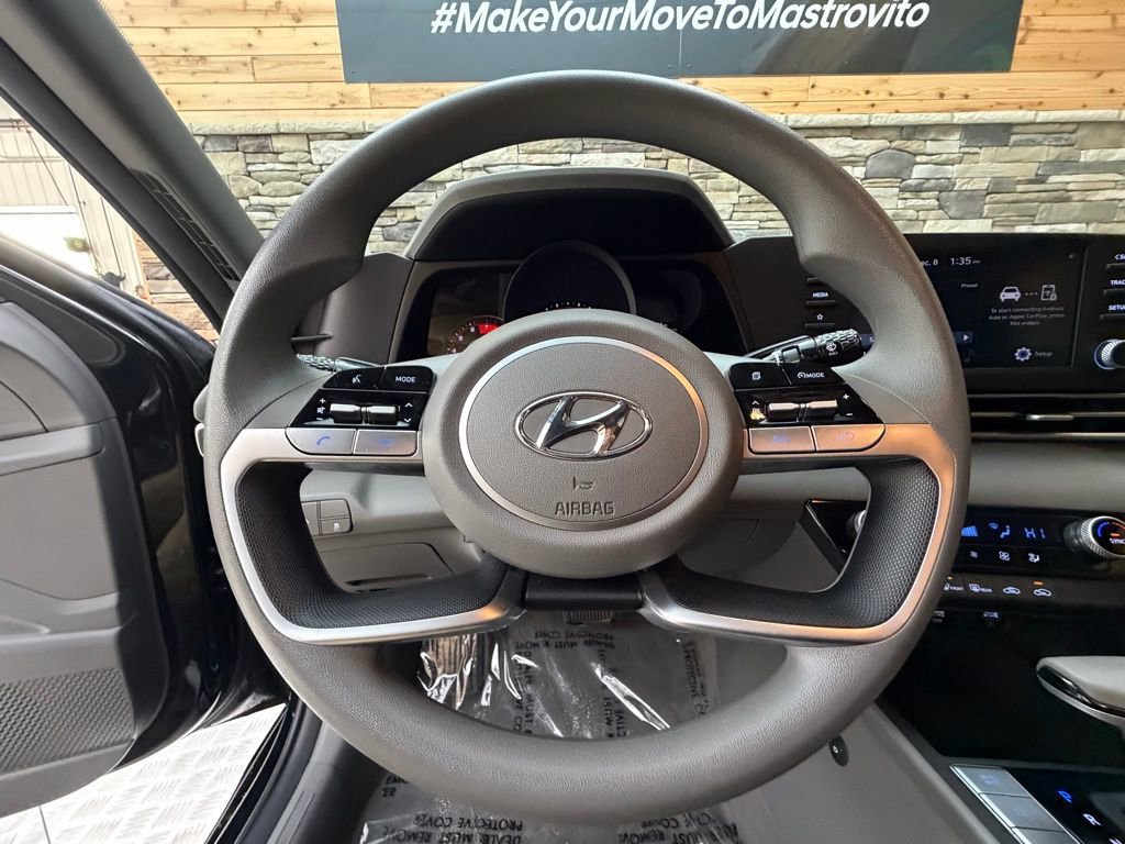 Certified 2023 Hyundai Elantra SEL image 17