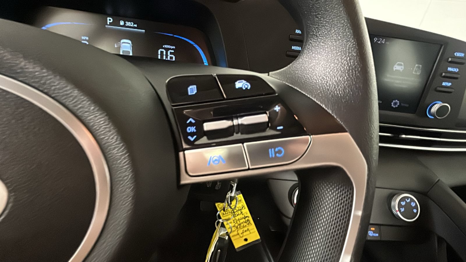 Certified 2024 Hyundai Elantra SE FWD image 20