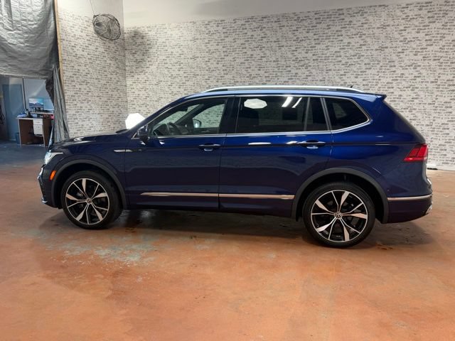 Used 2022 Volkswagen Tiguan SEL R-Line AWD/4WD image 3