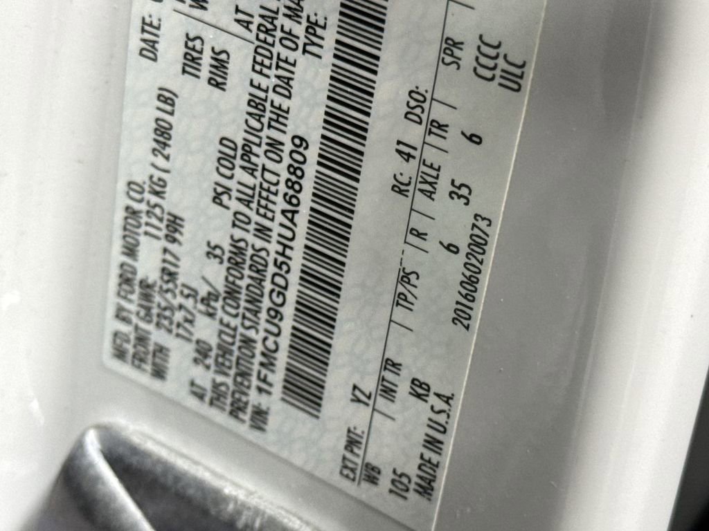 Used 2017 Ford Escape SE w/ Equipment Group 201A AWD/4WD image 28