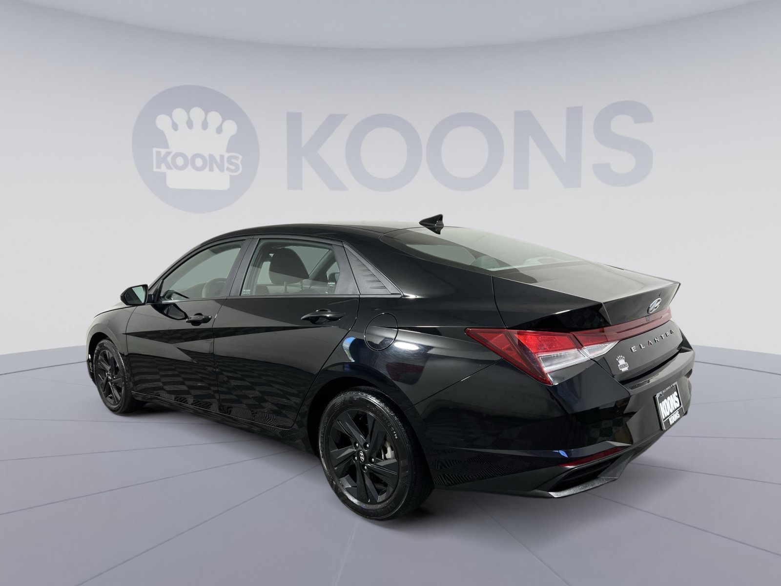 Used 2023 Hyundai Elantra SEL w/ Cargo Package FWD image 8