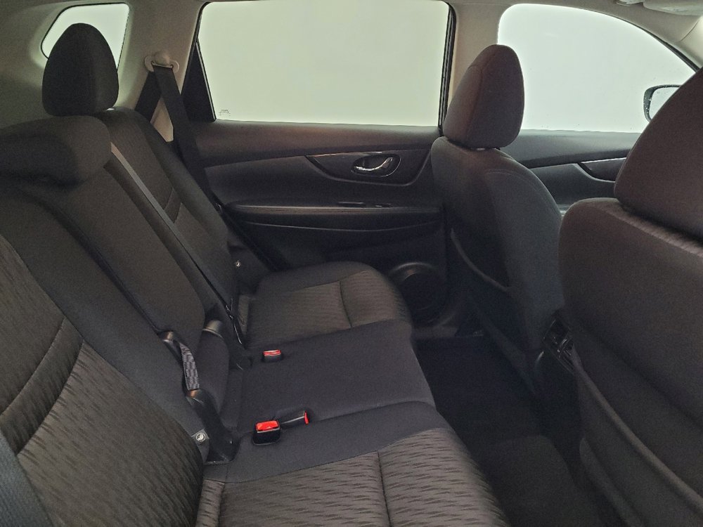 Used 2017 Nissan Rogue SV image 19