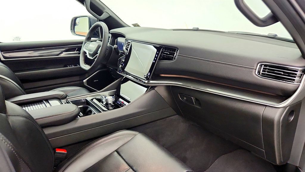 Used 2022 Jeep Wagoneer Series I w/ Premium Group I AWD/4WD image 26