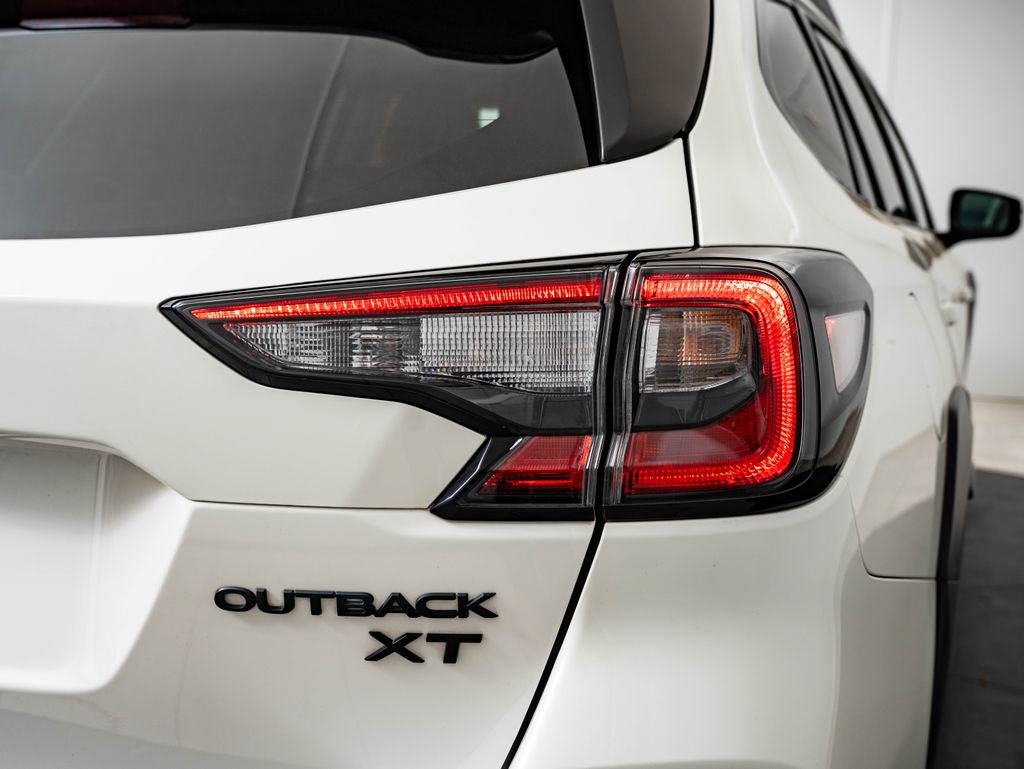 Used 2025 Subaru Outback Onyx Edition XT AWD/4WD image 9