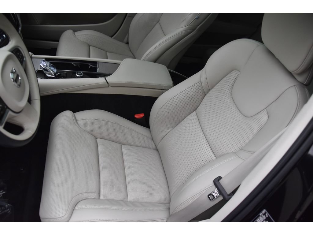 Certified 2025 Volvo S90 B6 Ultra image 13