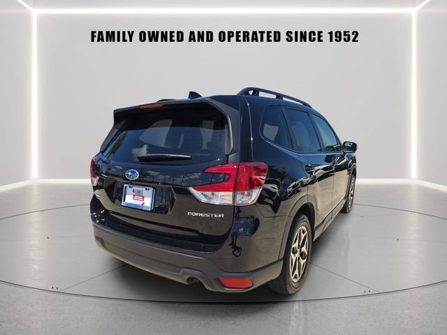 Certified 2023 Subaru Forester Premium AWD/4WD image 3