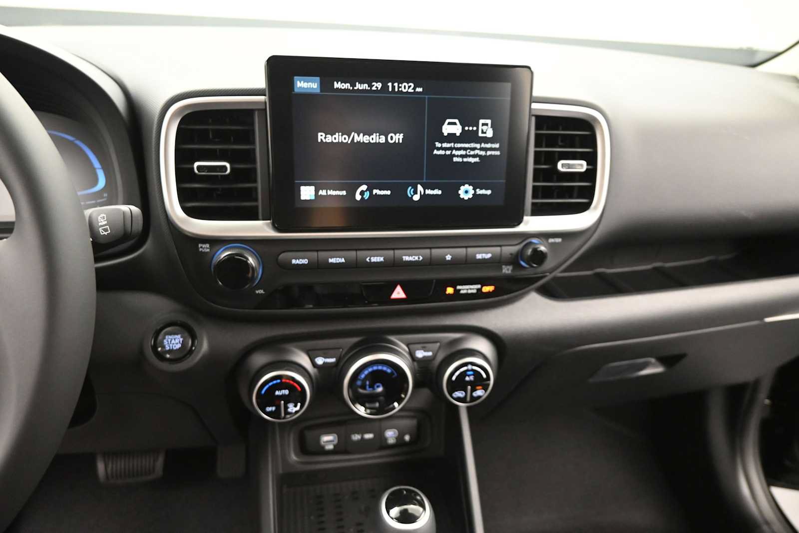 New 2026 Hyundai Venue SEL FWD image 19