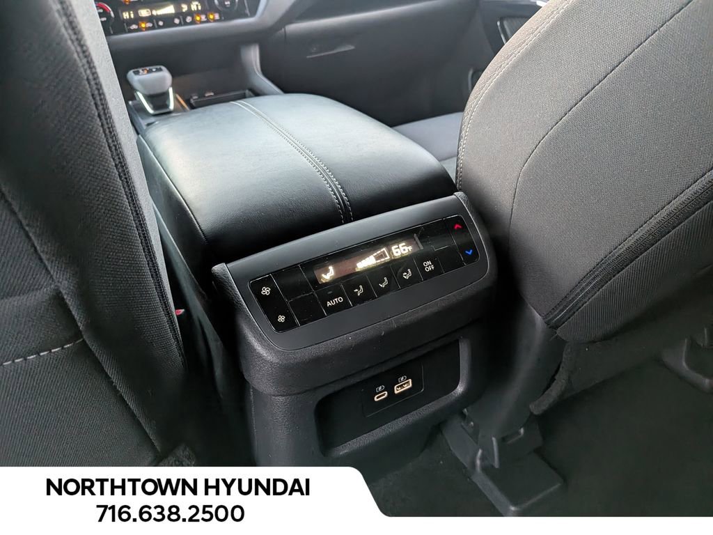 Used 2025 Nissan Pathfinder SV image 34