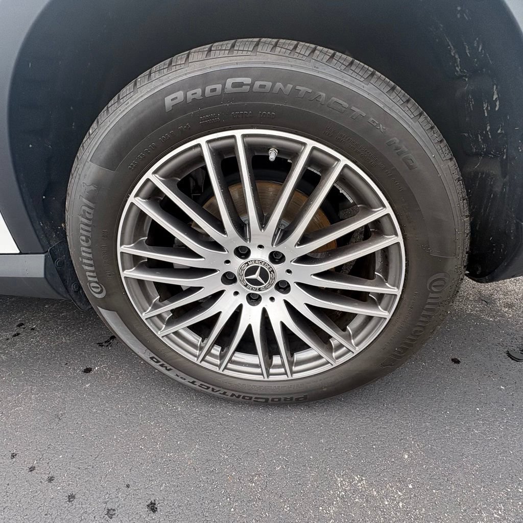 Used 2023 Mercedes-Benz GLC 300 4MATIC image 9