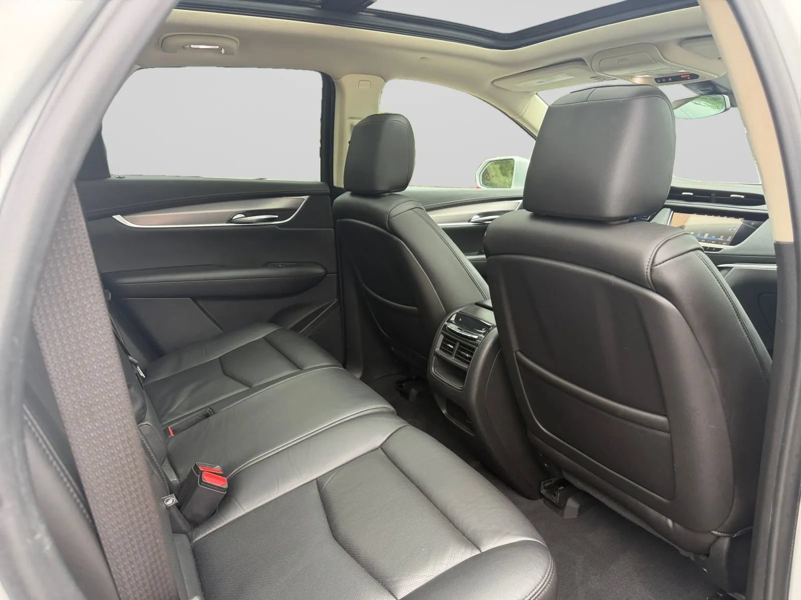 Used 2019 Cadillac XT5 Premium Luxury FWD image 29