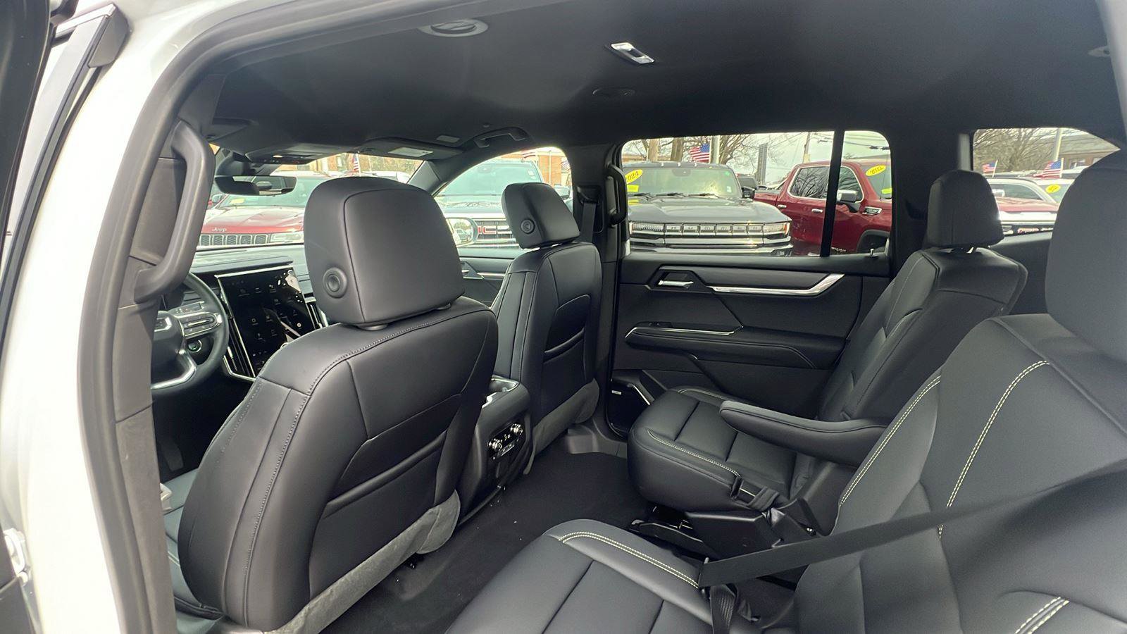 New 2026 GMC Acadia Elevation w/ Elevation Premium Package image 30