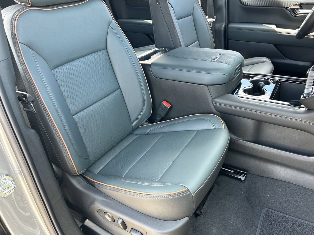 New 2026 GMC Yukon AT4 AWD/4WD image 28