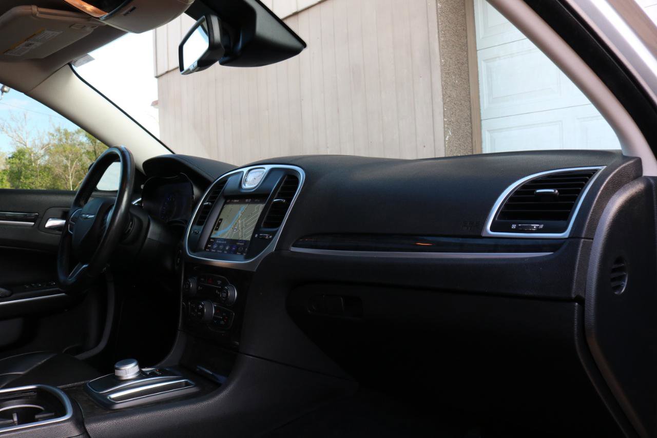 Used 2021 Chrysler 300 Touring L w/ Popular Equipment Group AWD/4WD image 50