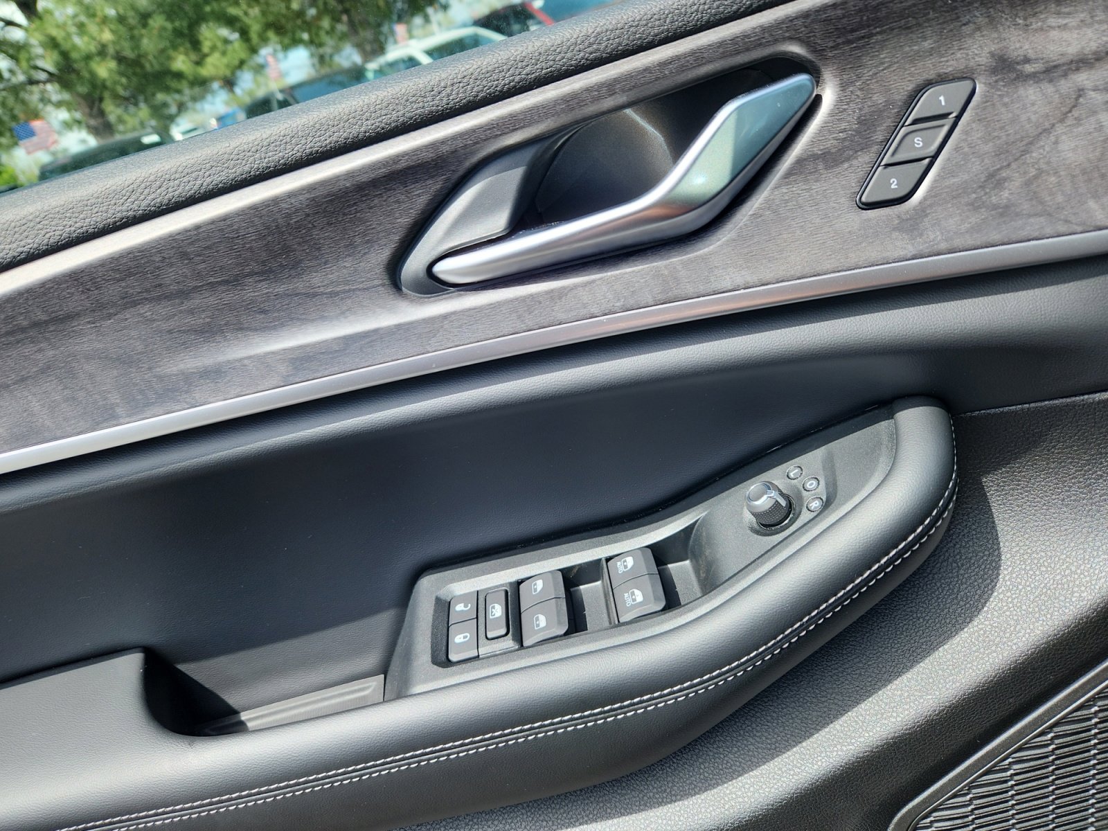 New 2025 Jeep Grand Cherokee Limited w/ Luxury Tech Group II image 16