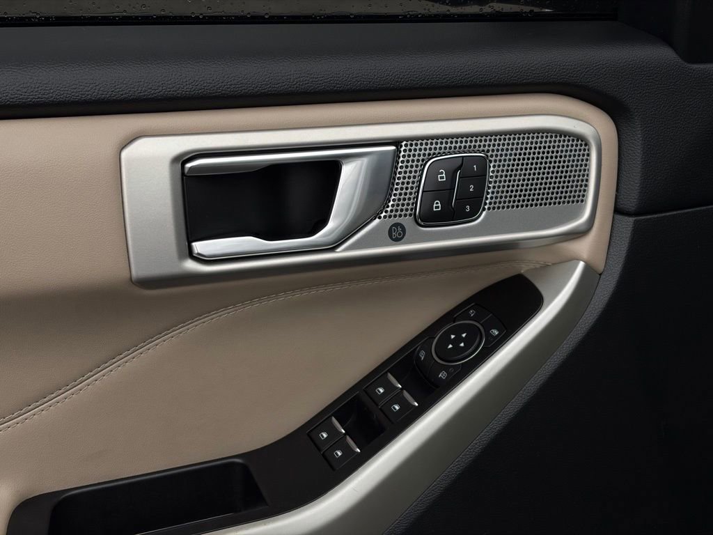 Used 2020 Ford Explorer Limited w/ Class III Trailer Tow Package image 13