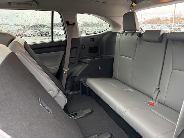 Used 2025 Toyota Highlander XLE image 17