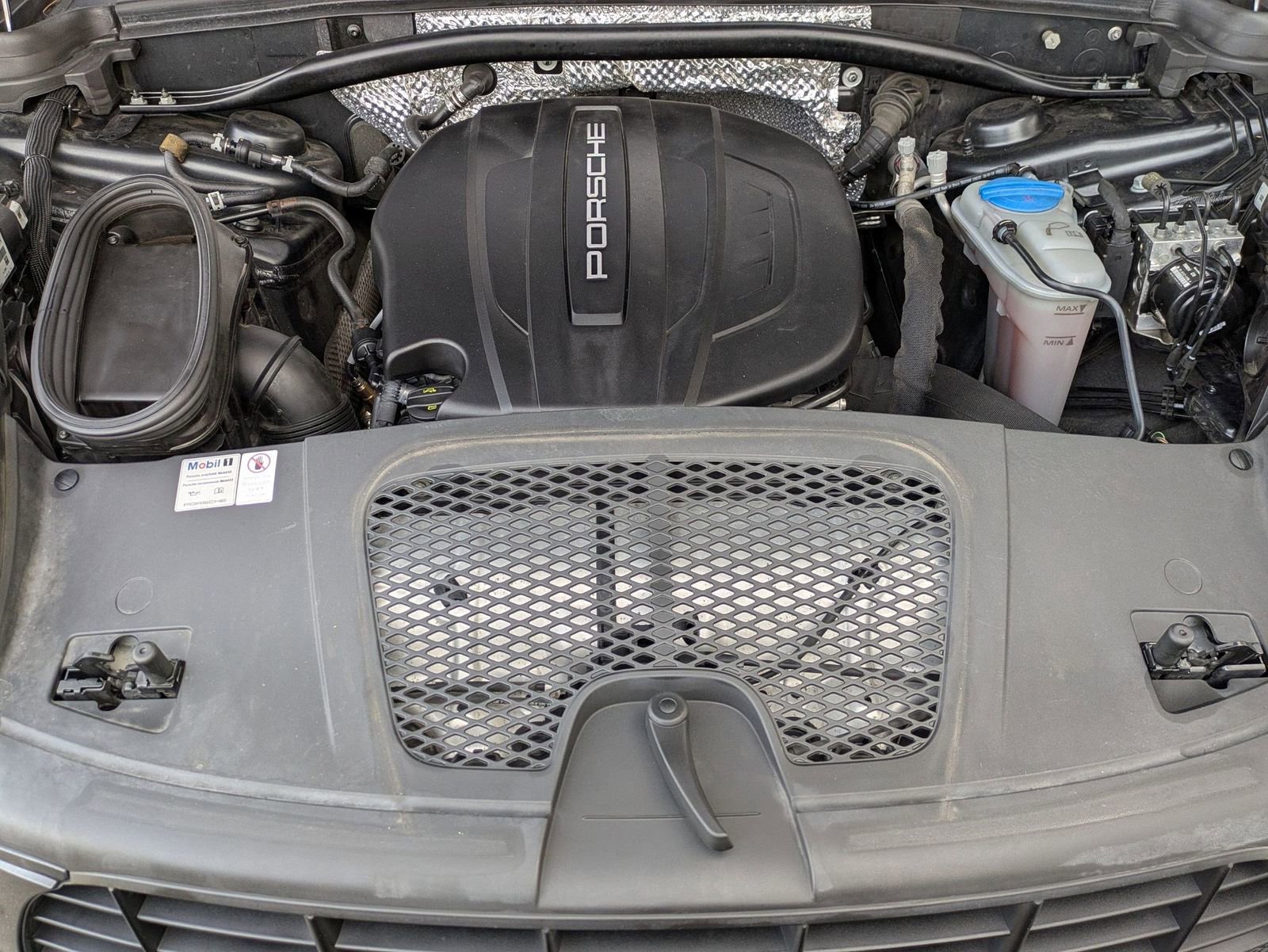 Used 2018 Porsche Macan image 23