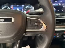 Used 2024 Jeep Compass Latitude AWD/4WD image 4