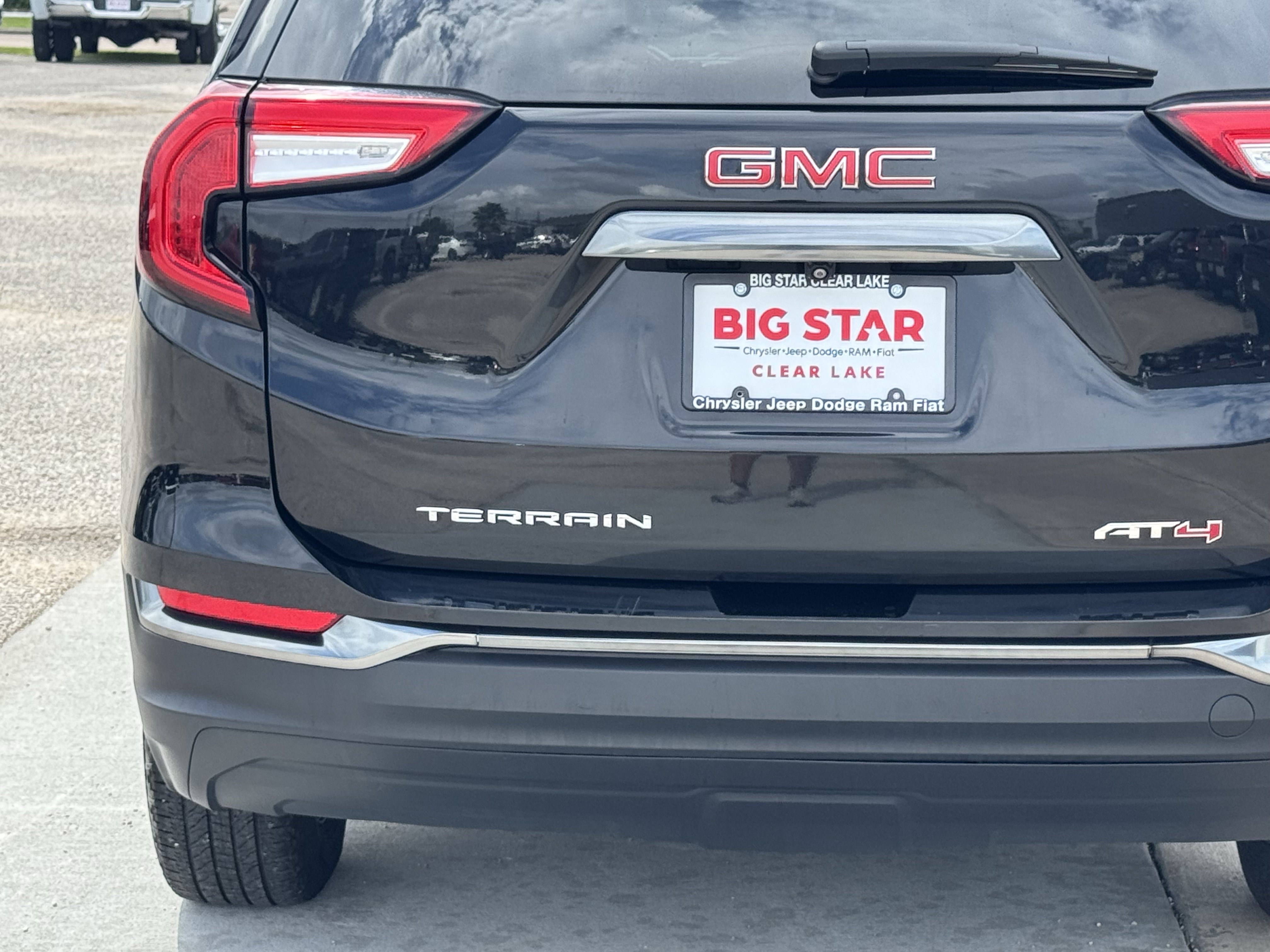 Used 2023 GMC Terrain AT4 image 11