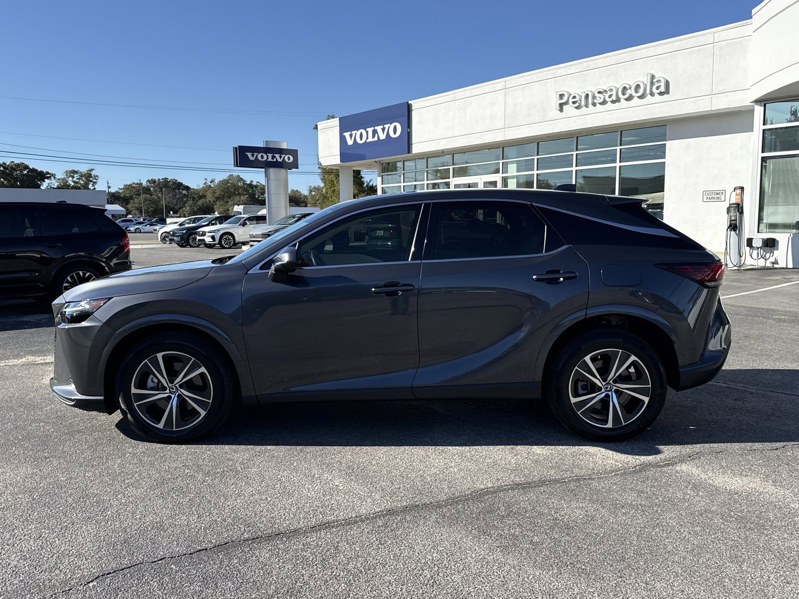 Used 2024 Lexus RX 350 FWD w/ Technology Package image 2