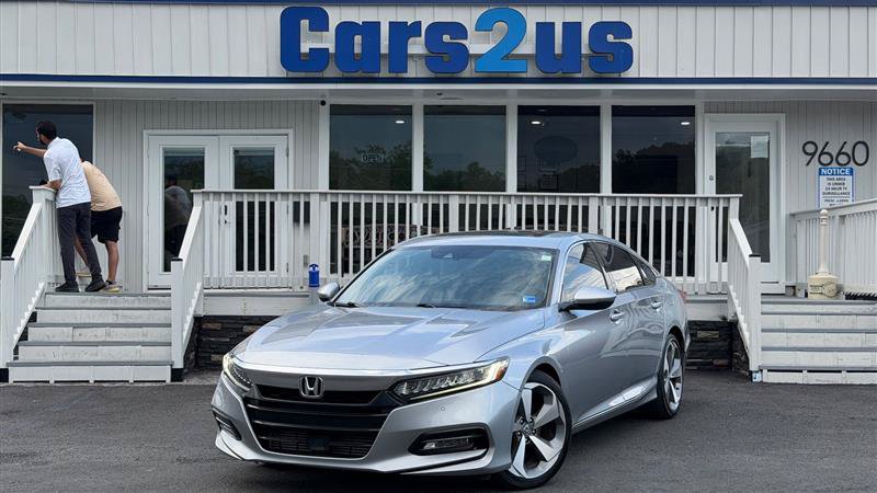 Used 2018 Honda Accord Touring image 2