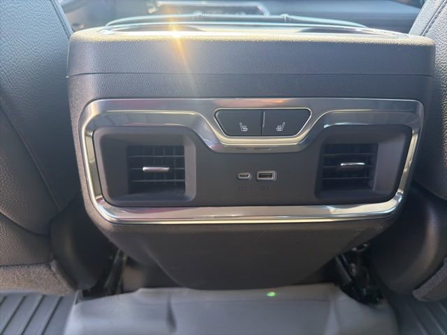 Used 2024 GMC Sierra 2500 Denali w/ Denali Reserve Package AWD/4WD image 32