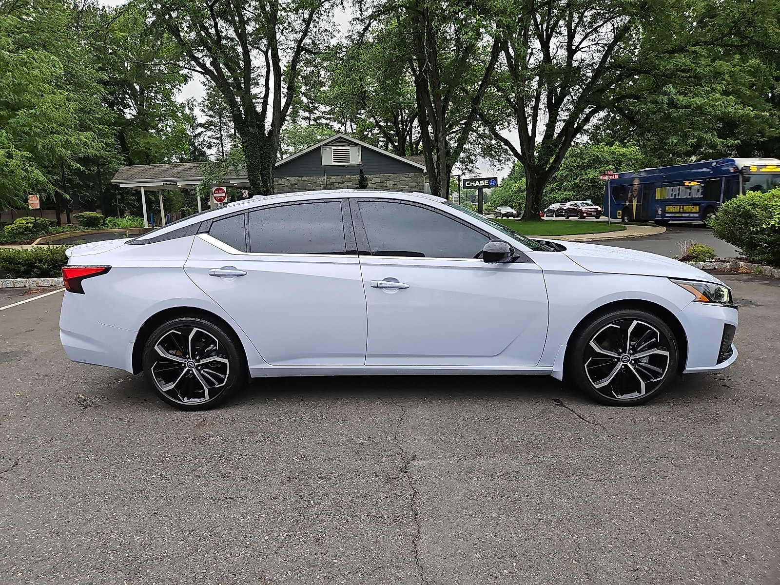 Certified 2024 Nissan Altima 2.5 SR w/ SR Premium Package AWD/4WD image 7